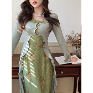 新中式温柔风国风绿色印花连衣裙，+荷叶边针织开衫两件套套装女秋