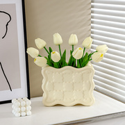 简约现代创意陶瓷花瓶轻奢客厅，装饰摆件玄关餐边桌郁金香仿真假花