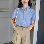 蓝色法式短袖衬衫女夏季休闲设计感职业，冰丝通勤港风正装翻领上衣