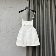 白色连体短裙女夏装2024韩版时尚，大口袋a字型牛仔背带裙子潮