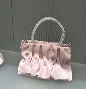 小清晰粉色手提包，斜挎包包女2024夏季时尚，百搭褶皱云朵链条包