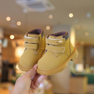 女童马丁靴春秋2023男童短靴儿童靴子软底宝宝鞋子时尚小黄靴