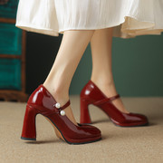 酒红色高跟鞋女春款漆皮珍珠婚鞋粗跟浅口单鞋真皮玛丽珍鞋女鞋子