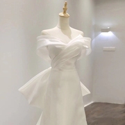 法式轻婚纱礼服2024复古鱼尾裙，宴会气质缎面，主婚纱白色小拖尾