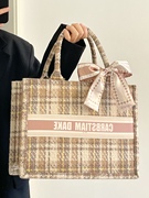 伊莎蒂凡原创定制大容量包包女时尚呢子手提购物袋百搭通勤托特包