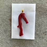 原创设计日本有机宝石原枝吊坠，18k金扣头(金扣头)女款红色吊坠招代理