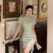 2024春夏法式复古赫本轻熟风新中式绿色开叉旗袍连衣裙女装