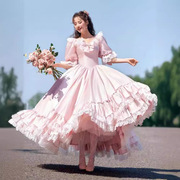 影楼主题婚纱法式复古户外旅拍一字肩摄影粉色缎面公主蓬蓬裙