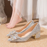 红色水晶新娘结婚鞋女2023不累脚粗跟银色礼服大码伴娘高跟鞋
