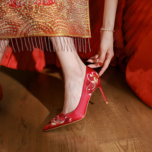 Lusen婚鞋秀禾婚纱两穿新娘鞋不累脚中式红色缎面刺绣高跟鞋复古