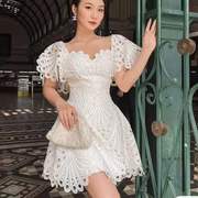 越南小众2024夏季小个子白色设计感贝壳重工，蕾丝连衣裙子a字裙