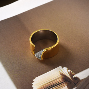 金色不规则开裂碎钻戒指，女欧美轻奢小众设计高级感冷淡风气质指环