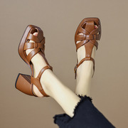 罗马凉鞋女粗跟夏季一字带镂空包头女鞋法式复古防水台高跟鞋