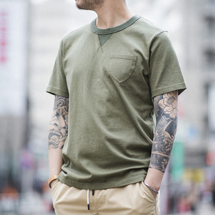 马登工装日系复古军绿色，t恤简约圆领口袋短袖，阿美咔叽纯色体恤男
