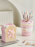 创意可爱猪猪笔筒儿童办公室桌面装饰摆件教师节实用礼物2024