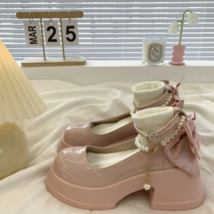 粉色玛丽珍小皮鞋女2024夏季法式珍珠厚底粗跟配裙子高跟单鞋