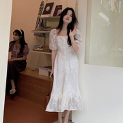 爱丽丝领证小白裙，法式复古方领白色修身蕾丝连衣裙150小个子长裙