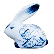 高档兔子摆件陶瓷饰品，创意可爱客厅兔子摆设，景德镇青花手绘兔子工