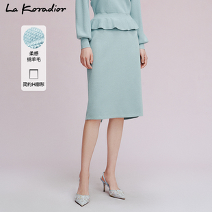 La Koradior拉珂蒂2024H廓形淡蓝色针织奢雅简约绵羊毛半身裙