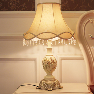 欧式台灯创意浪漫婚房温馨卧室新婚，装饰家用床头柜可调光床头灯