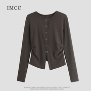 IMCC设计感小众个性开衩褶皱正肩长袖T恤女修身显瘦圆领开衫上衣