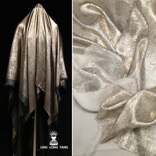 萤丝雪纺特殊烫金布料金属质感烫银亮光礼服吊带裙时装设计师面料
