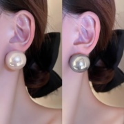 大颗珍珠耳钉高级感夸张气质耳环2024时尚个性独特耳饰女