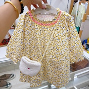 韩国原d童装22春秋女宝儿童，黄色碎花口袋花边，领连衣裙白色斜挎包