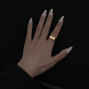 简约时尚气质包k金色戒指，女ins个性，欧美冷淡风小众刻字大指环