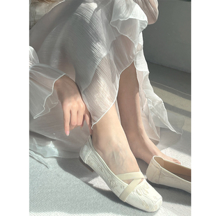 玫瑰芭蕾国风复古刺绣鞋女配旗袍的鞋秋季粗跟新中式百搭软底单鞋