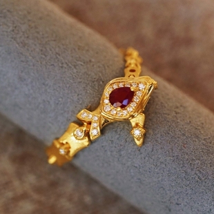 红宝石骨节钻石蛇戒戒指吊坠，链条18k金镶嵌(金镶嵌)珠宝宝石天然