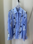珍藏版蓝白蕾丝拼接真丝衬衣，拼色搭配蕾丝，点缀衬衫翻领长袖