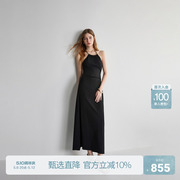 四面弹醋酸小黑裙 ochirly欧时力无袖连衣裙2024新款夏装挂脖露背