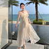 夏季白色蕾丝吊带连衣裙高级感气质显白收腰长款百褶仙女度假裙子