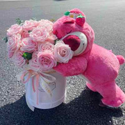 粉荔枝草莓趴趴熊鲜花(熊鲜花)抱抱桶玫瑰花束，南京上海同城速递配送店