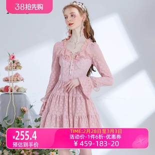 艾丽丝2024春季粉色蕾丝花边小方领连衣裙甜美长袖短款蛋糕裙