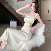 白色缎面吊带连衣裙女夏镂空纯色新中式温柔风冷淡高级感修身裙子