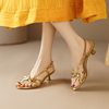 2024法式复古编织镂空露趾高跟鞋中跟一字扣带蝴蝶结金色凉鞋