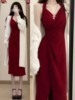 套装网红减龄连体裤法式红色挂脖吊带连衣裙子女秋季女装