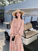 海边度假茶歇法式粉色碎花连衣裙2024女夏季气质V领雪纺长裙