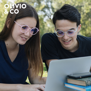 olivioco防蓝光眼镜护眼抗疲劳，成人近视配镜可配度数定制蔡司镜片