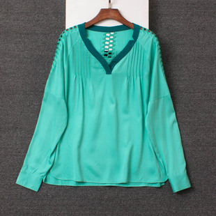 外贸单秋夏季女装棉绸绿色镂空上衣宽松显瘦心形领长袖套头打底衫