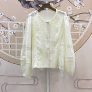 法式蕾丝拼接设计圆领衬衫，女春季宽松时尚，气质泡泡袖上衣小衫