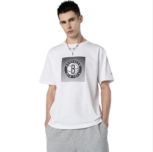 nba篮网队品牌logo服饰球迷版本，印花圆领套头短袖t恤男款白