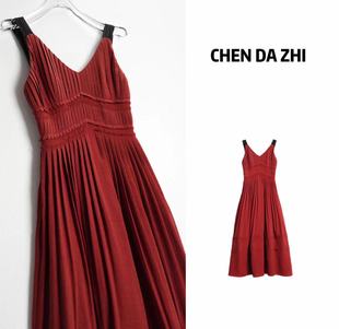 设计感时尚飘带，显瘦百褶吊带裙女连衣裙2024春夏复古红色长裙