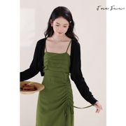 余酒儿春野浮萍法式收腰绿色吊带连衣裙气质设计感小众长裙子