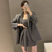 韩国chic气质翻领宽松长袖，西装短外套，+绑带收腰背心连衣裙套装女