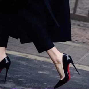 红色底高跟鞋女浅口黑色性感，细跟2024尖头，高级感裸色漆皮单鞋
