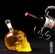 骷髅头创意个性酒瓶伏特加，水晶玻璃骷髅酒杯红酒瓶，鸡尾酒空瓶瓶