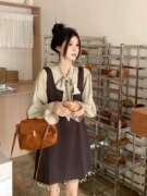 韩剧穿搭套装女秋冬2023减龄无袖背带，连衣裙子系带衬衫两件套